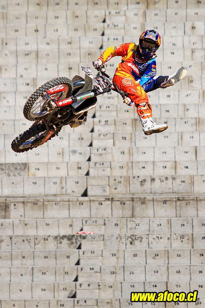 11redbull_xfighters_046.JPG - 046 - Dany Torres - stale fish indian air