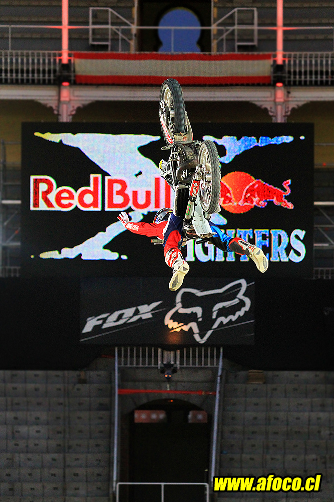 11redbull_xfighters_084.JPG - 084 - Dany Torres - lazy boy flip