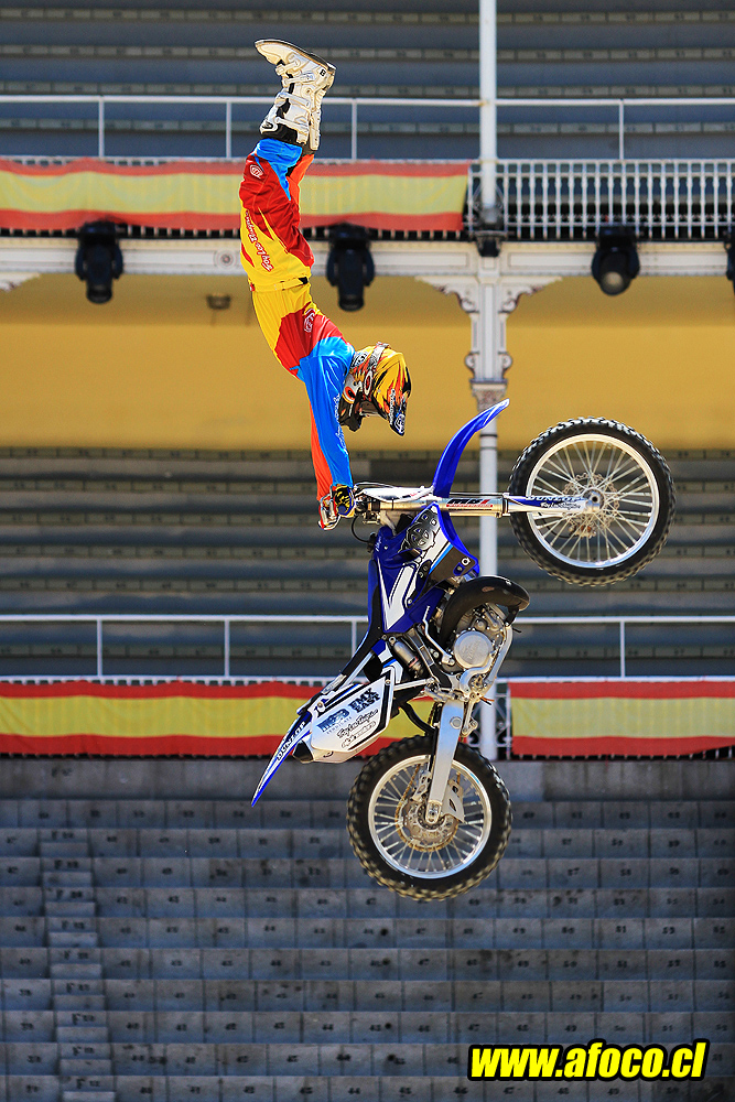 11redbull_xfighters_094.JPG - 094- Javier Villegas - ruler