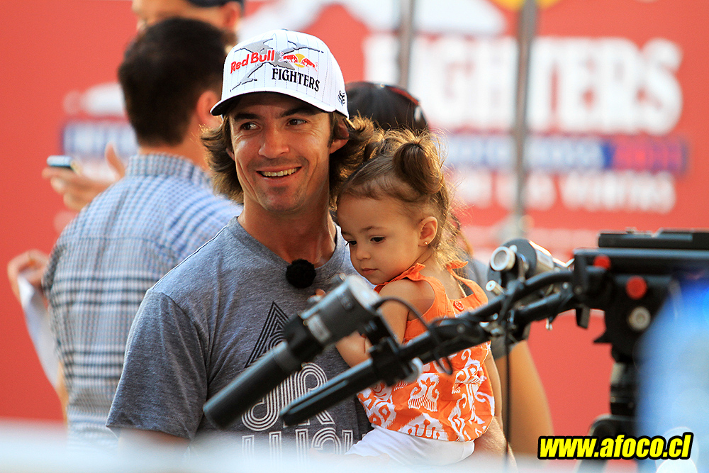 11redbull_xfighters_102.JPG - 102 - Ronnie Renner and daughter